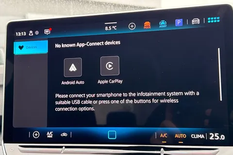 DC25UTX Volkswagen Golf 1.5 TSI 150 R-Line 5dr | Adaptive Cruise Control | Sat Nav Thumbnail #31