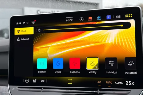 DC25UTX Volkswagen Golf 1.5 TSI 150 R-Line 5dr | Adaptive Cruise Control | Sat Nav Thumbnail #32