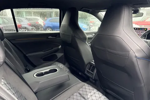 DC25UTX Volkswagen Golf 1.5 TSI 150 R-Line 5dr | Adaptive Cruise Control | Sat Nav Thumbnail #41