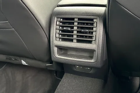 DC25UTX Volkswagen Golf 1.5 TSI 150 R-Line 5dr | Adaptive Cruise Control | Sat Nav Thumbnail #42