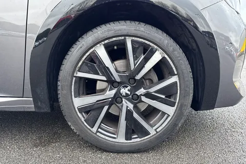 DE22LUR PEUGEOT 208 1.2 PureTech 100 GT Premium 5dr Thumbnail #11