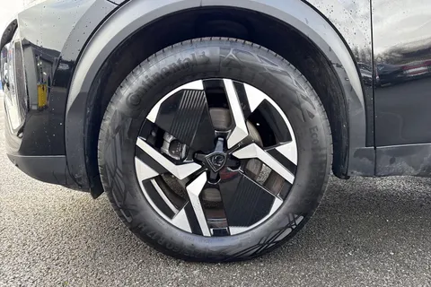 KM25WPW PEUGEOT 2008 1.2 HYBRID GT e-DSC6 Euro 6 (s/s) 5dr Thumbnail #12