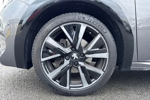 DE22LUR PEUGEOT 208 1.2 PureTech 100 GT Premium 5dr Thumbnail #13