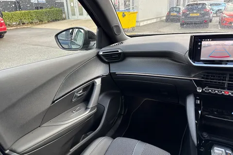 KM25WPW PEUGEOT 2008 1.2 HYBRID GT e-DSC6 Euro 6 (s/s) 5dr Thumbnail #20