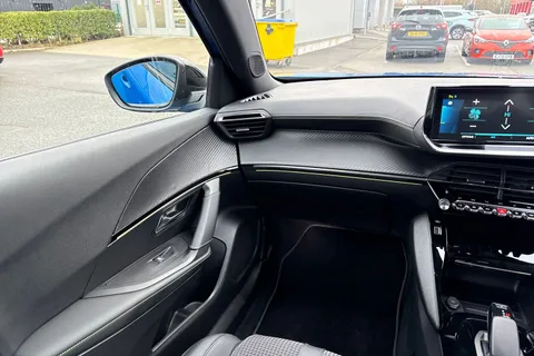 FP71NXT PEUGEOT e-2008 50kWh GT Auto 5dr Thumbnail #20
