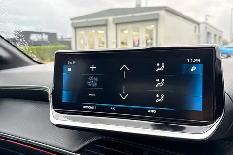 DE22LUR PEUGEOT 208 1.2 PureTech 100 GT Premium 5dr Thumbnail #23