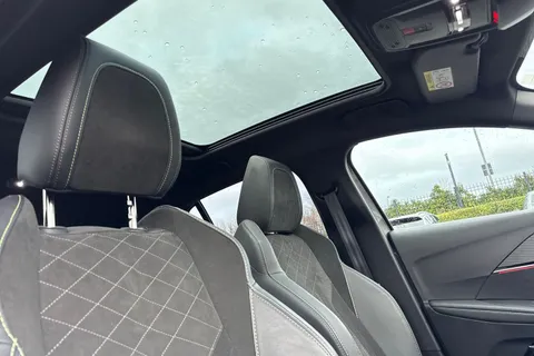 DE22LUR PEUGEOT 208 1.2 PureTech 100 GT Premium 5dr Thumbnail #25