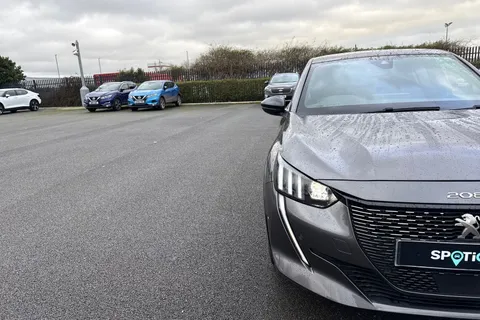 DE22LUR PEUGEOT 208 1.2 PureTech 100 GT Premium 5dr Thumbnail #26