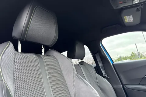 FP71NXT PEUGEOT e-2008 50kWh GT Auto 5dr Thumbnail #24