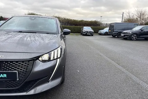 DE22LUR PEUGEOT 208 1.2 PureTech 100 GT Premium 5dr Thumbnail #27