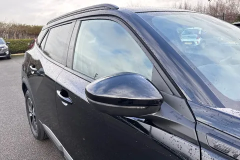 KM25WPW PEUGEOT 2008 1.2 HYBRID GT e-DSC6 Euro 6 (s/s) 5dr Thumbnail #28