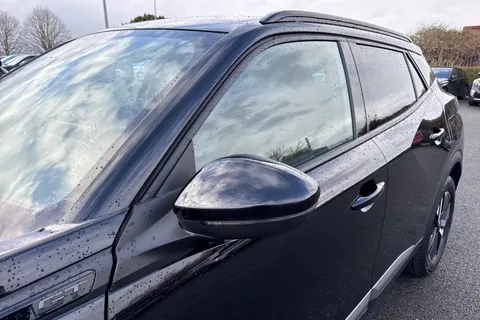 KM25WPW PEUGEOT 2008 1.2 HYBRID GT e-DSC6 Euro 6 (s/s) 5dr Thumbnail #30