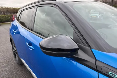 FP71NXT PEUGEOT e-2008 50kWh GT Auto 5dr Thumbnail #28