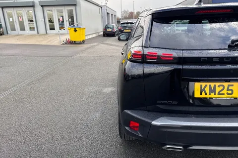 KM25WPW PEUGEOT 2008 1.2 HYBRID GT e-DSC6 Euro 6 (s/s) 5dr Thumbnail #32