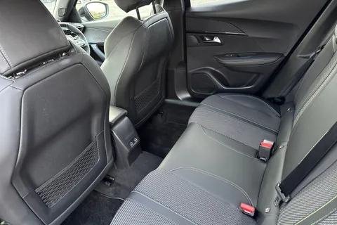 KM25WPW PEUGEOT 2008 1.2 HYBRID GT e-DSC6 Euro 6 (s/s) 5dr Thumbnail #35