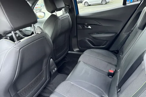 FP71NXT PEUGEOT e-2008 50kWh GT Auto 5dr Thumbnail #36