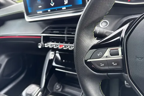 DE22LUR PEUGEOT 208 1.2 PureTech 100 GT Premium 5dr Thumbnail #39