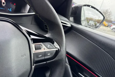 DE22LUR PEUGEOT 208 1.2 PureTech 100 GT Premium 5dr Thumbnail #40