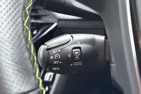 FP71NXT PEUGEOT e-2008 50kWh GT Auto 5dr Thumbnail #42
