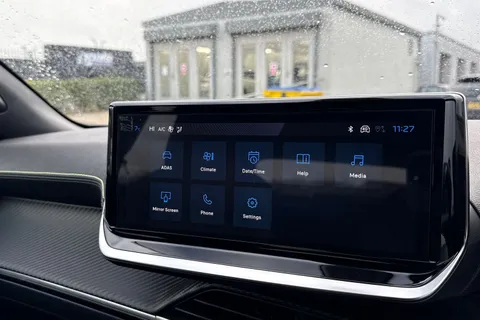 KM25WPW PEUGEOT 2008 1.2 HYBRID GT e-DSC6 Euro 6 (s/s) 5dr Thumbnail #48