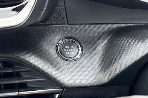 KM25WPW PEUGEOT 2008 1.2 HYBRID GT e-DSC6 Euro 6 (s/s) 5dr Thumbnail #53