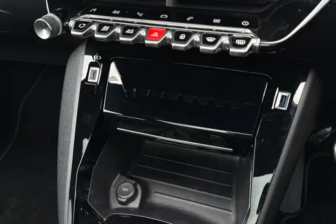 DE22LUR PEUGEOT 208 1.2 PureTech 100 GT Premium 5dr Thumbnail #58