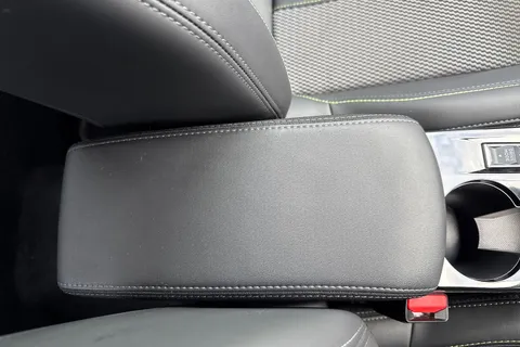 KM25WPW PEUGEOT 2008 1.2 HYBRID GT e-DSC6 Euro 6 (s/s) 5dr Thumbnail #58