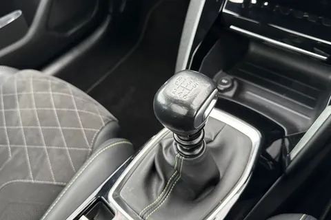 DE22LUR PEUGEOT 208 1.2 PureTech 100 GT Premium 5dr Thumbnail #59