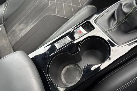 DE22LUR PEUGEOT 208 1.2 PureTech 100 GT Premium 5dr Thumbnail #60