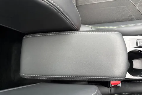 DE22LUR PEUGEOT 208 1.2 PureTech 100 GT Premium 5dr Thumbnail #61