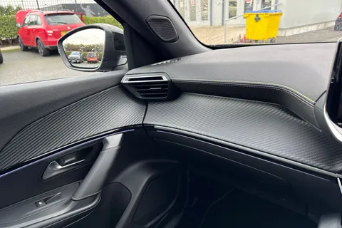 KM25WPW PEUGEOT 2008 1.2 HYBRID GT e-DSC6 Euro 6 (s/s) 5dr Thumbnail #61