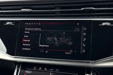 34 of 55 for Audi Q7 S line 50 TDI quattro 286 PS tiptronic