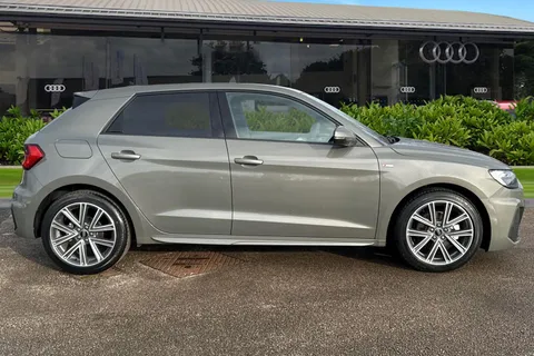  Audi A1 1.0 TFSI 30 S line Sportback Euro 6 (s/s) 5dr Thumbnail #4