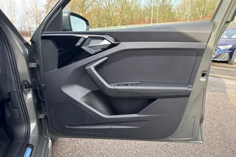  Audi A1 1.0 TFSI 30 S line Sportback Euro 6 (s/s) 5dr Thumbnail #40