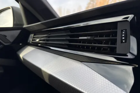  Audi A1 1.0 TFSI 30 S line Sportback Euro 6 (s/s) 5dr Thumbnail #43