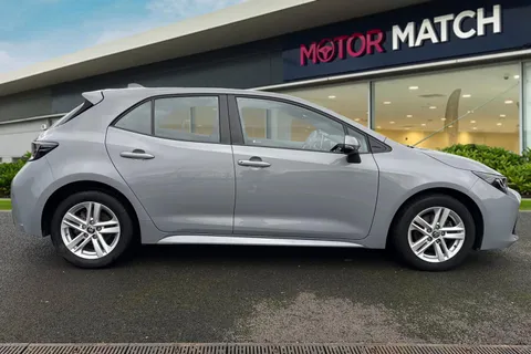 DF72EGU Toyota Corolla 1.8 VVT-h Icon CVT Euro 6 (s/s) 5dr Thumbnail #4