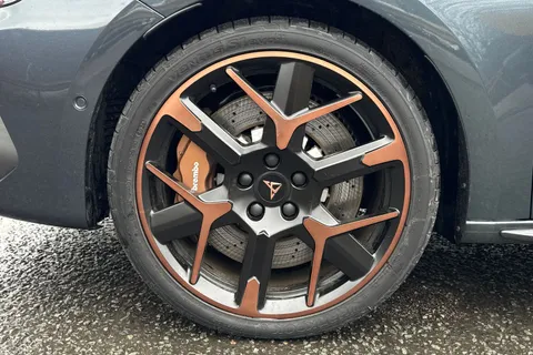 KM75LUE CUPRA Leon 1.5 eHybrid 25.8kWh VZ3 DSG Euro 6 (s/s) 5dr Thumbnail #11