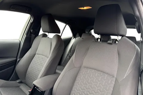 DF72EGU Toyota Corolla 1.8 VVT-h Icon CVT Euro 6 (s/s) 5dr Thumbnail #17