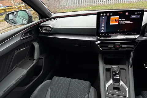 KM75LUE CUPRA Leon 1.5 eHybrid 25.8kWh VZ3 DSG Euro 6 (s/s) 5dr Thumbnail #21