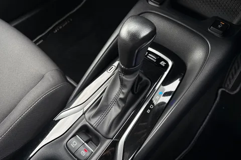 DF72EGU Toyota Corolla 1.8 VVT-h Icon CVT Euro 6 (s/s) 5dr Thumbnail #24