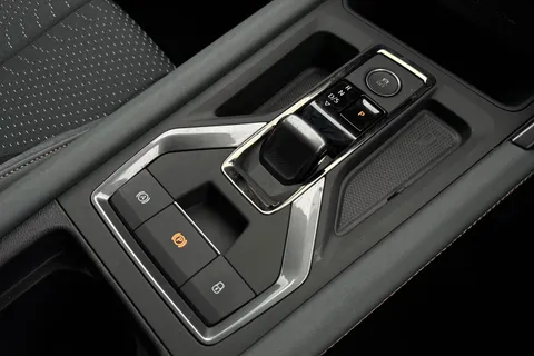 KM75LUE CUPRA Leon 1.5 eHybrid 25.8kWh VZ3 DSG Euro 6 (s/s) 5dr Thumbnail #24