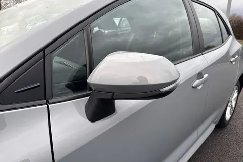 DF72EGU Toyota Corolla 1.8 VVT-h Icon CVT Euro 6 (s/s) 5dr Thumbnail #30