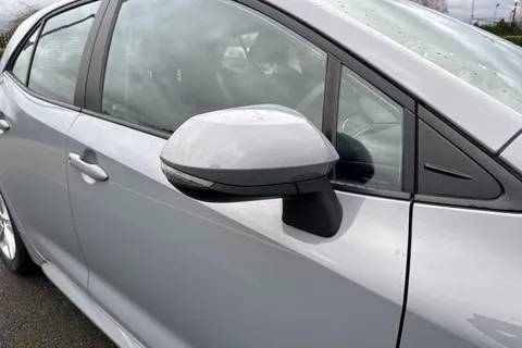 DF72EGU Toyota Corolla 1.8 VVT-h Icon CVT Euro 6 (s/s) 5dr Thumbnail #37