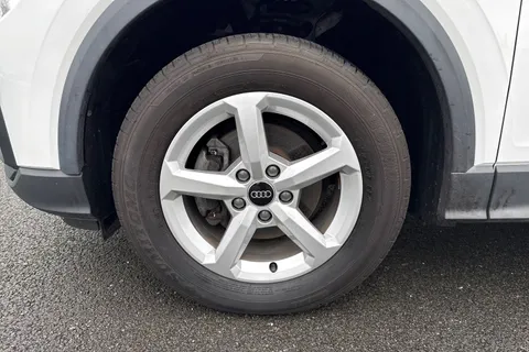 13 of 65 for Audi Q2 1.0 TFSI 30 Technik Euro 6 (s/s) 5dr