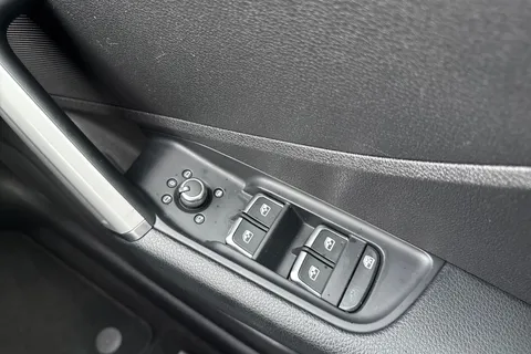 44 of 65 for Audi Q2 1.0 TFSI 30 Technik Euro 6 (s/s) 5dr