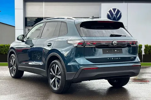  Volkswagen Tiguan 1.5 eTSI MHEV Match DSG Euro 6 (s/s) 5dr Thumbnail #3