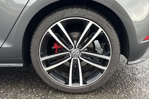 LP19DYT Volkswagen Golf 2.0 TDI GTD DSG Euro 6 (s/s) 5dr Thumbnail #10