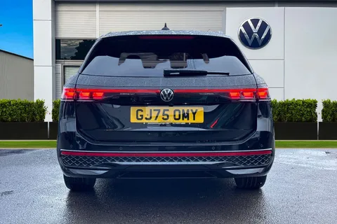 GJ75OMY Volkswagen Passat 1.5 eTSI R-Line 5dr DSG ⭐Full Leather & Black Pack, Sunroof, Winter & info Thumbnail #5