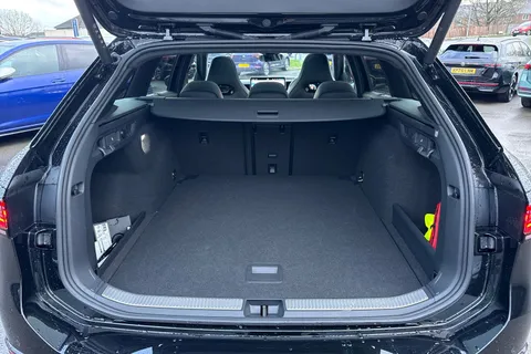 GJ75OMY Volkswagen Passat 1.5 eTSI R-Line 5dr DSG ⭐Full Leather & Black Pack, Sunroof, Winter & info Thumbnail #7