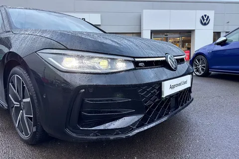 GJ75OMY Volkswagen Passat 1.5 eTSI R-Line 5dr DSG ⭐Full Leather & Black Pack, Sunroof, Winter & info Thumbnail #9